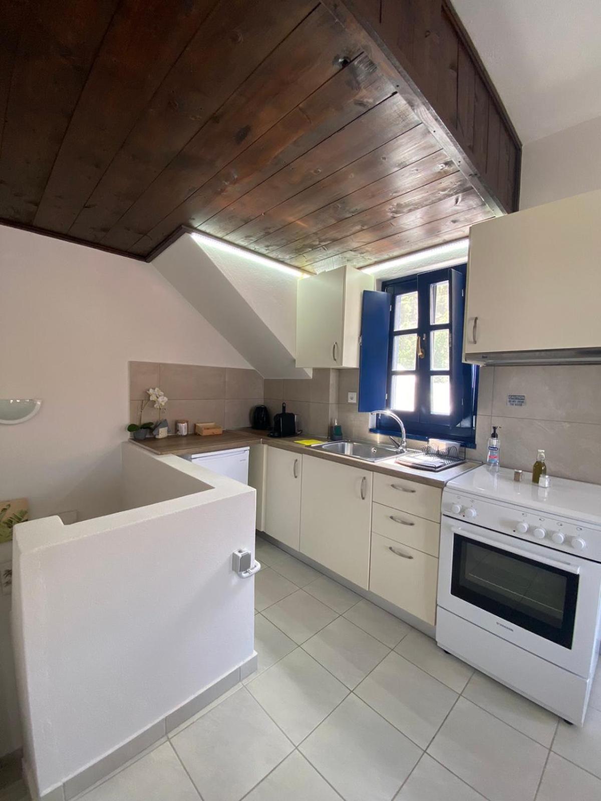 Oros Eros Apartment Hydra  Bilik gambar